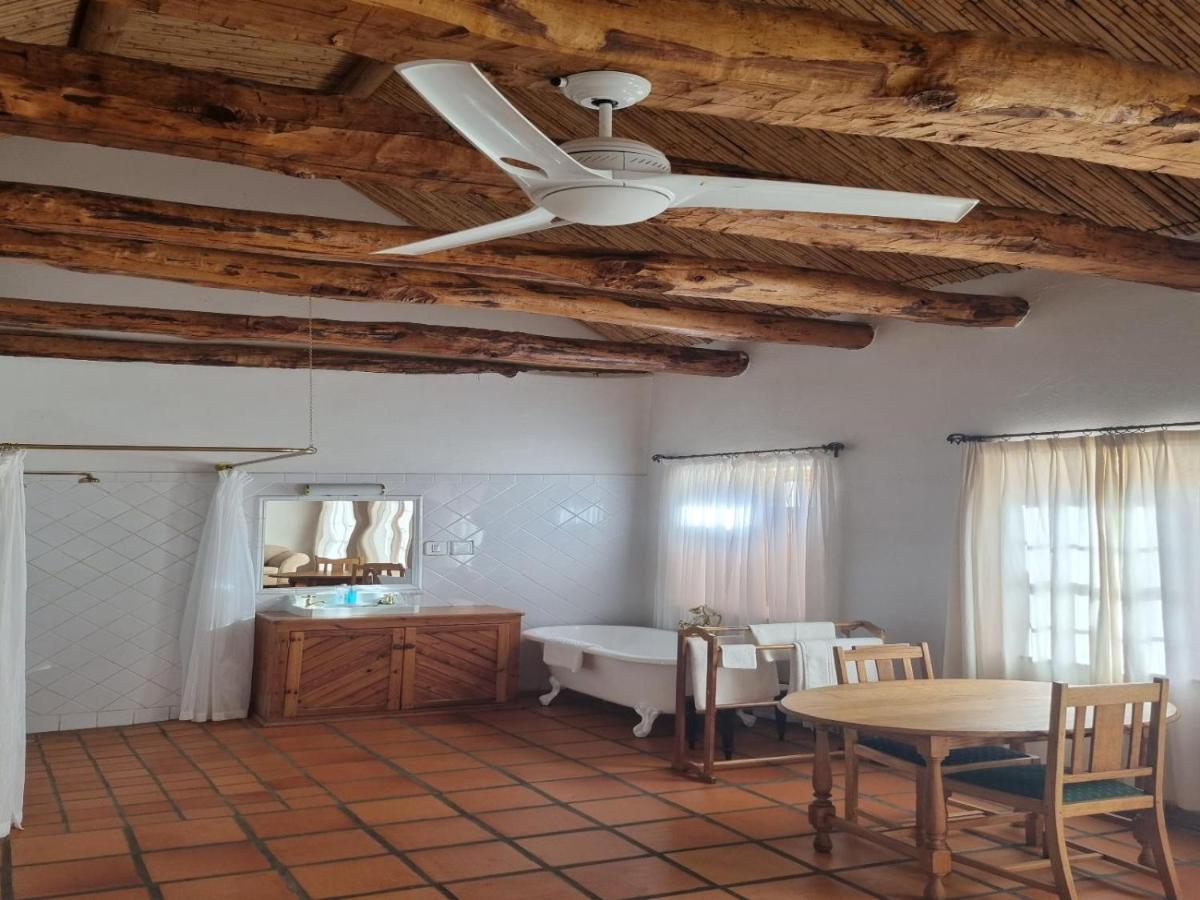 Appartement Red Mountain Ridge Karoo Oasis And Guest Farm à Buffelskloof Extérieur photo